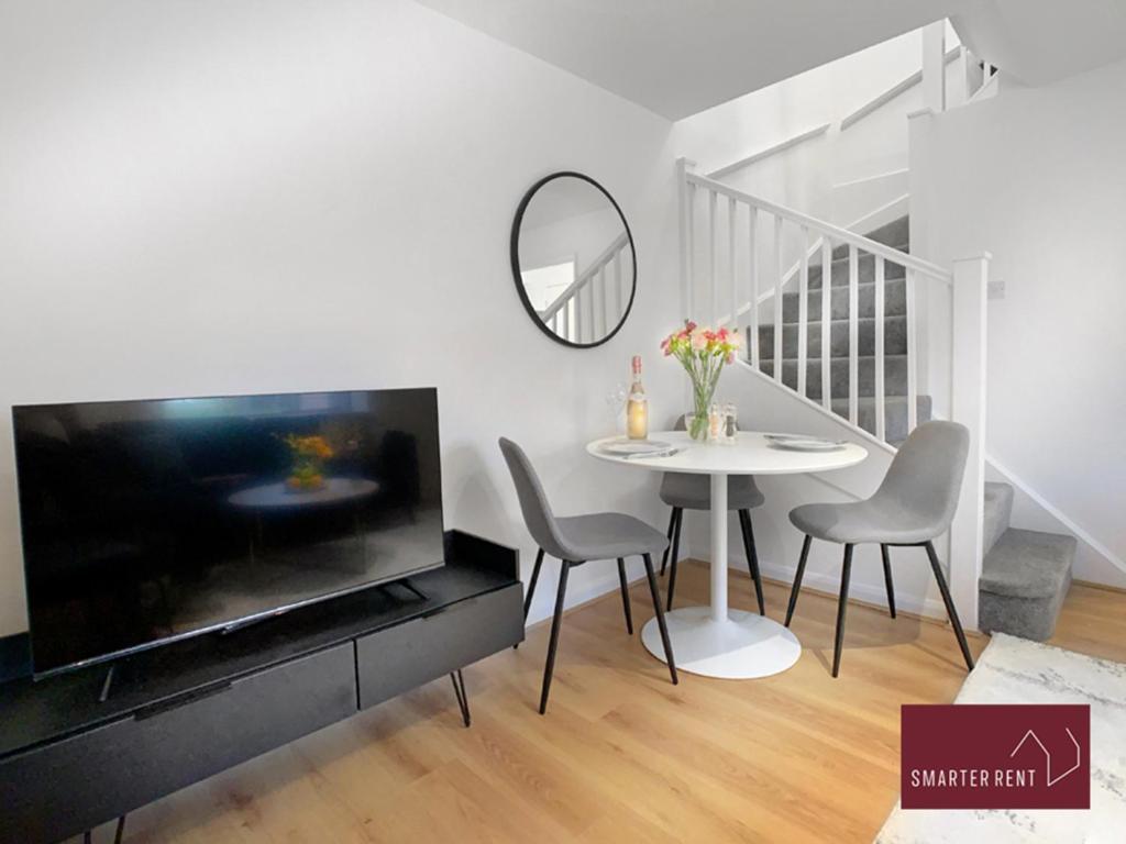 Wokingham - 2 Bed Modern House - Parking Lägenhet Exteriör bild